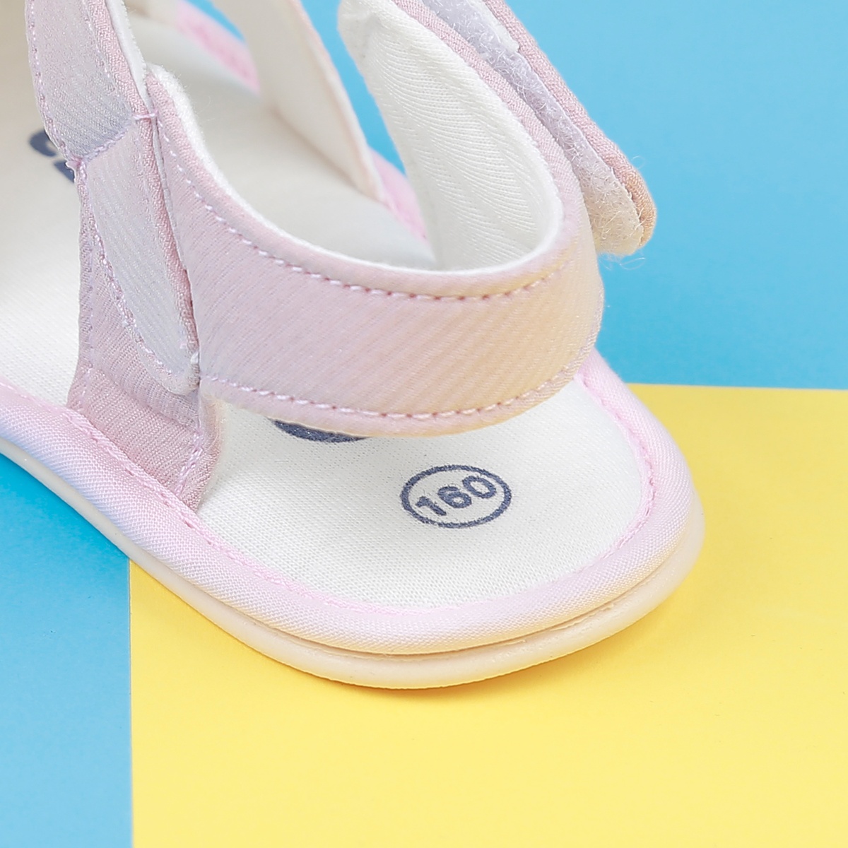 Dép sandal tập đi KidsPlaza 22K-S8 hình Pony hồng - góc nghiêng