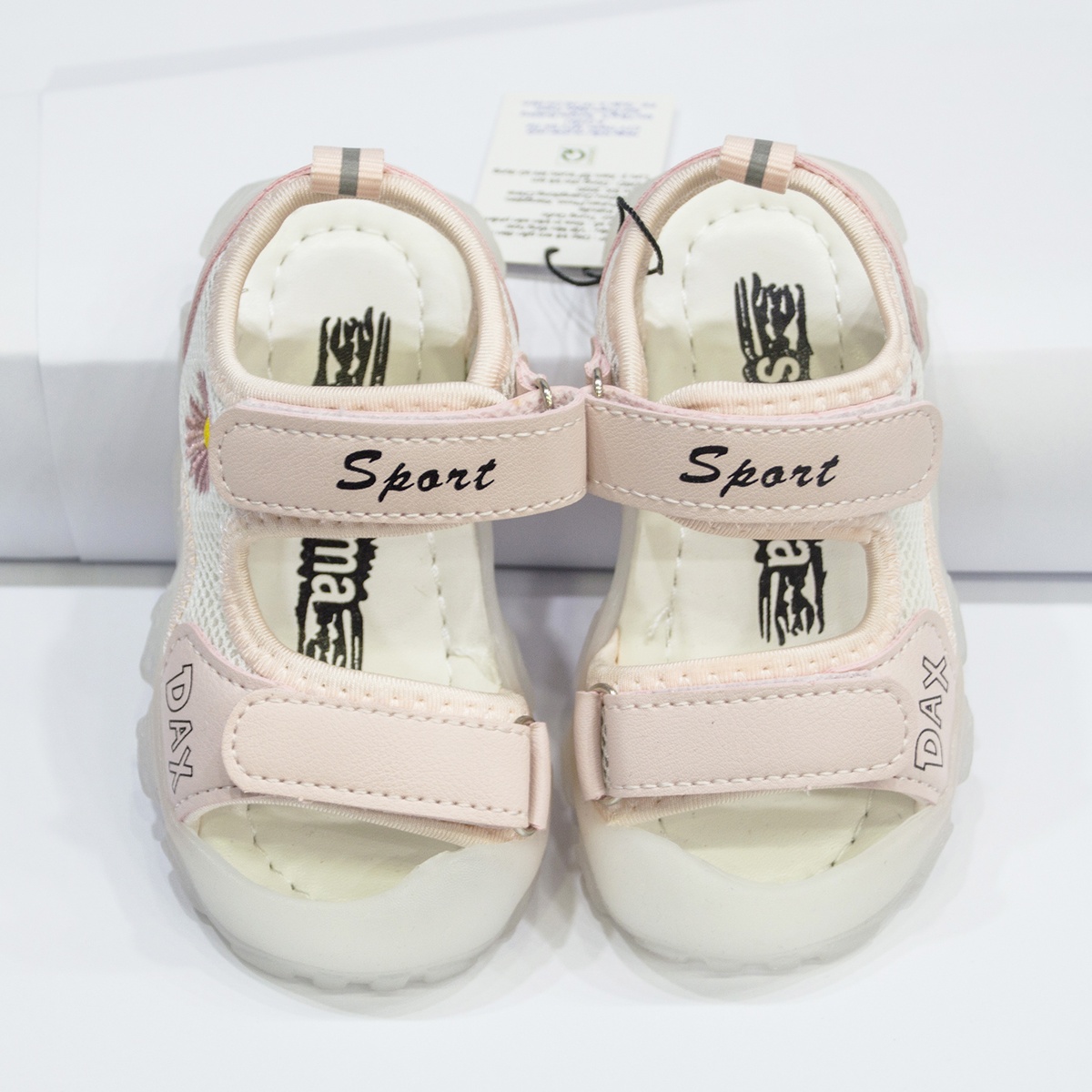 Sandal thêu hoa cúc hồng AC - góc nghiêng