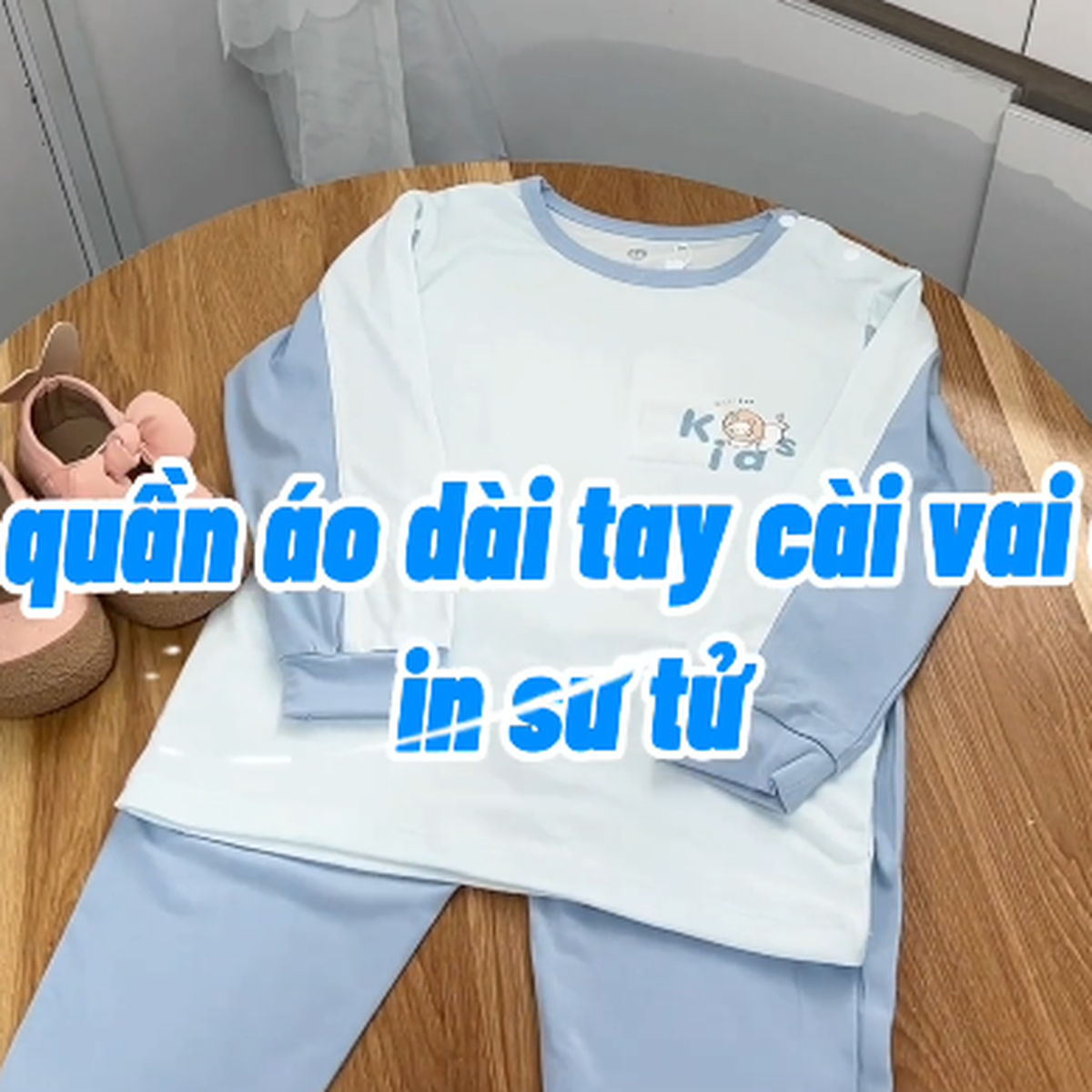 Bộ quần áo dài tay cài vai KidsPlaza Otis in sư tử ND25T (Xanh) - video
