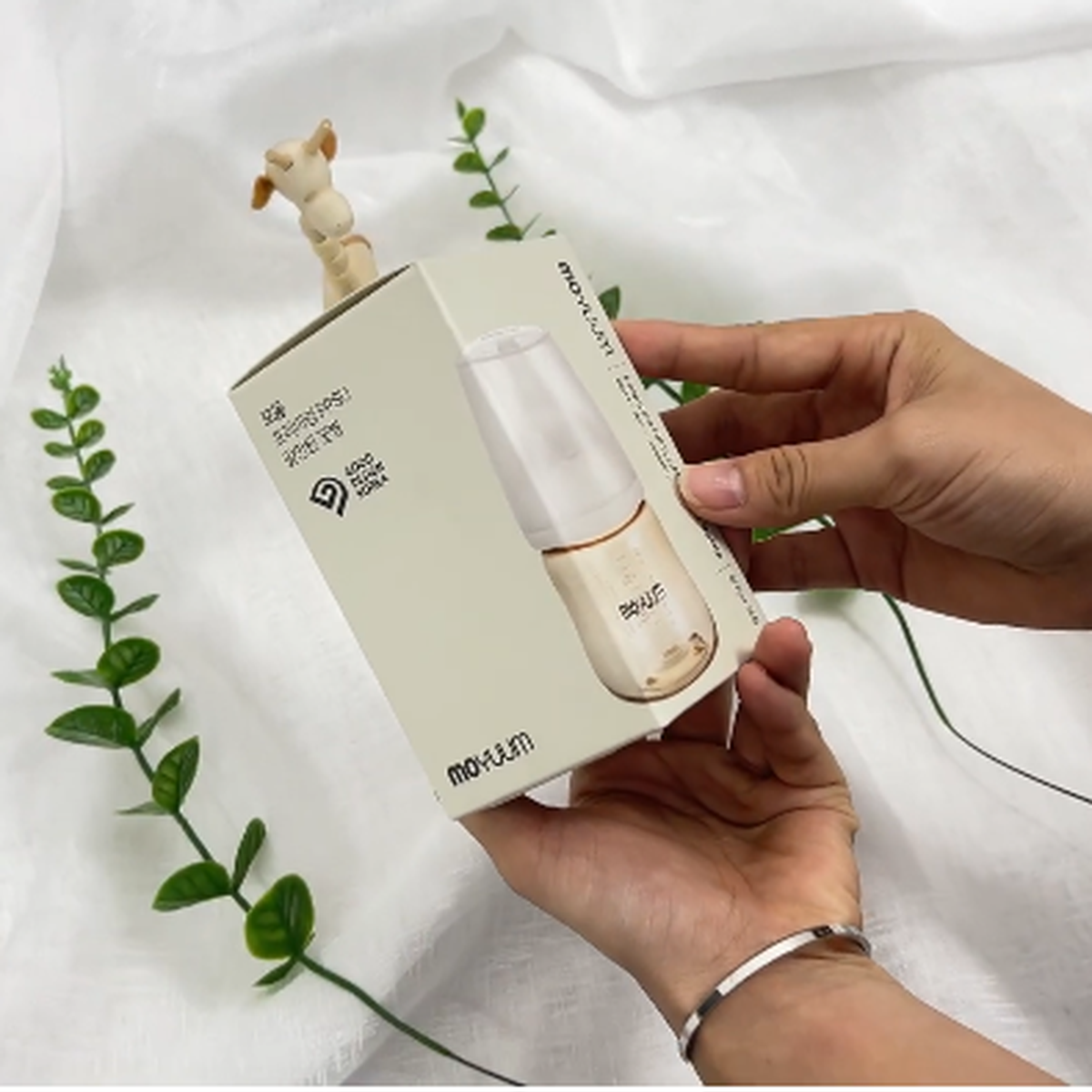 Bình sữa Moyuum PPSU Premium thế hệ thứ 3 Basic 80ml - video