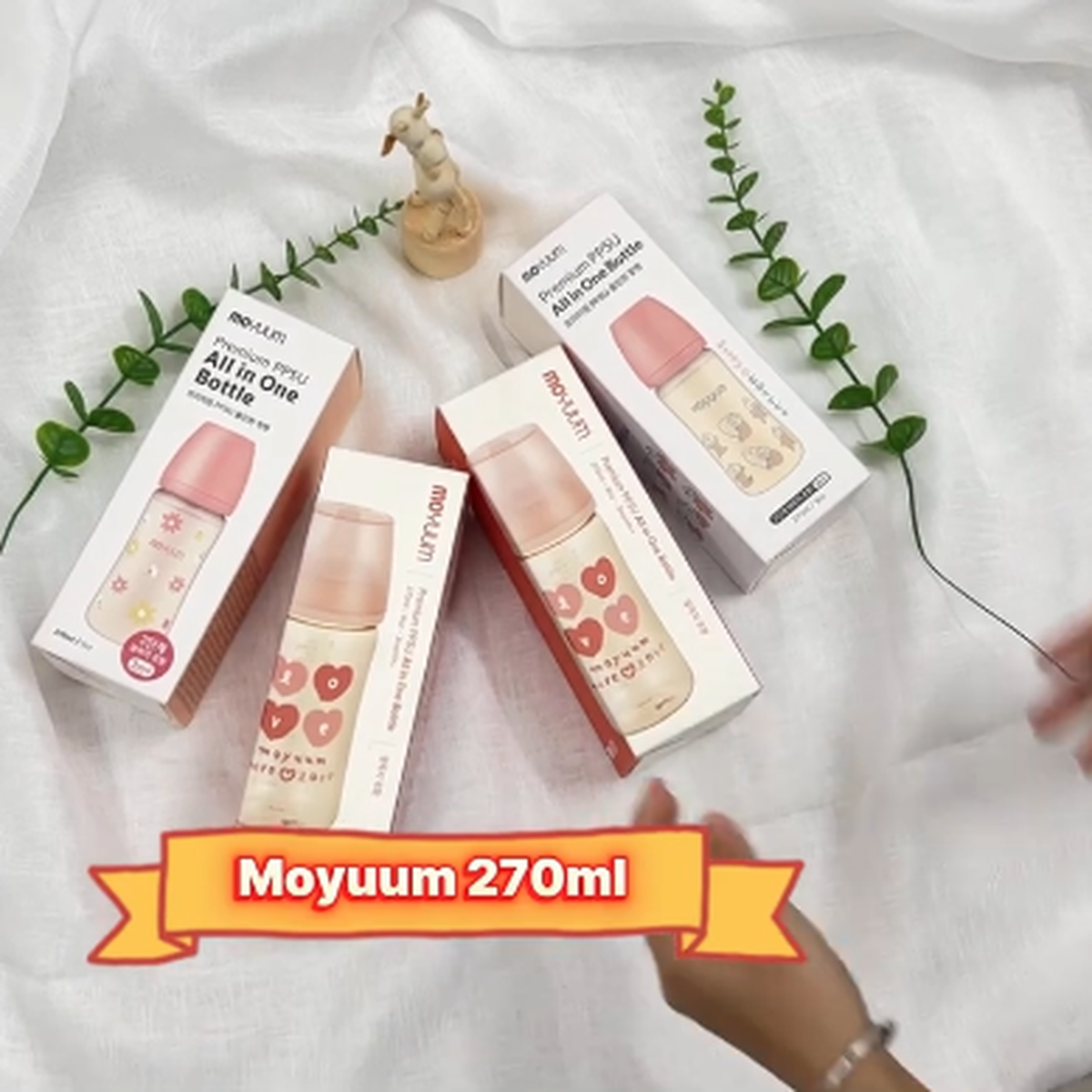 Bình sữa Moyuum Mov.aa cổ rộng thế hệ mới họa tiết 250ml (Màu trắng) - video