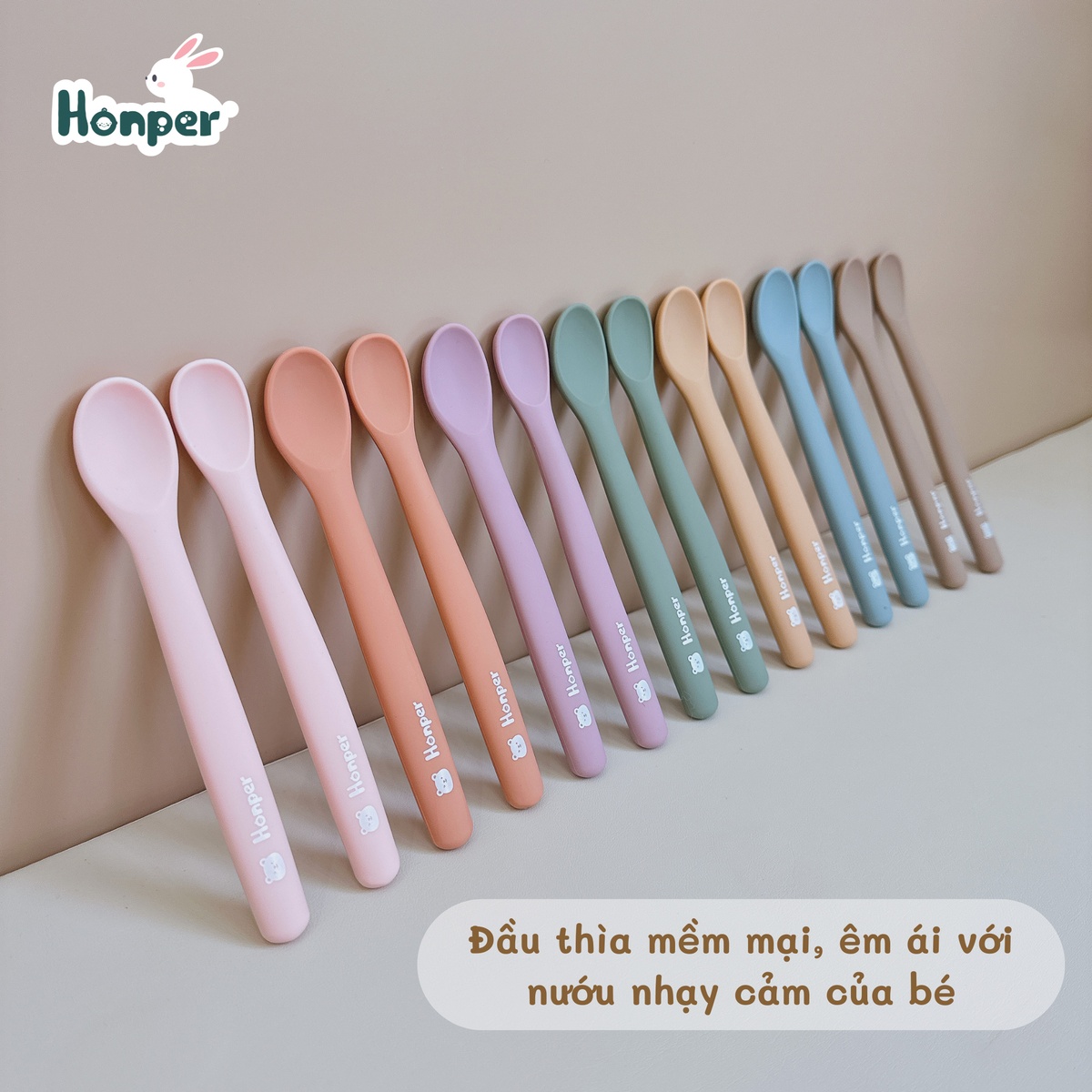 Set 2 thìa ăn dặm silicon Honper cán dài HP256 (Màu ngẫu nhiên) - mặt trái