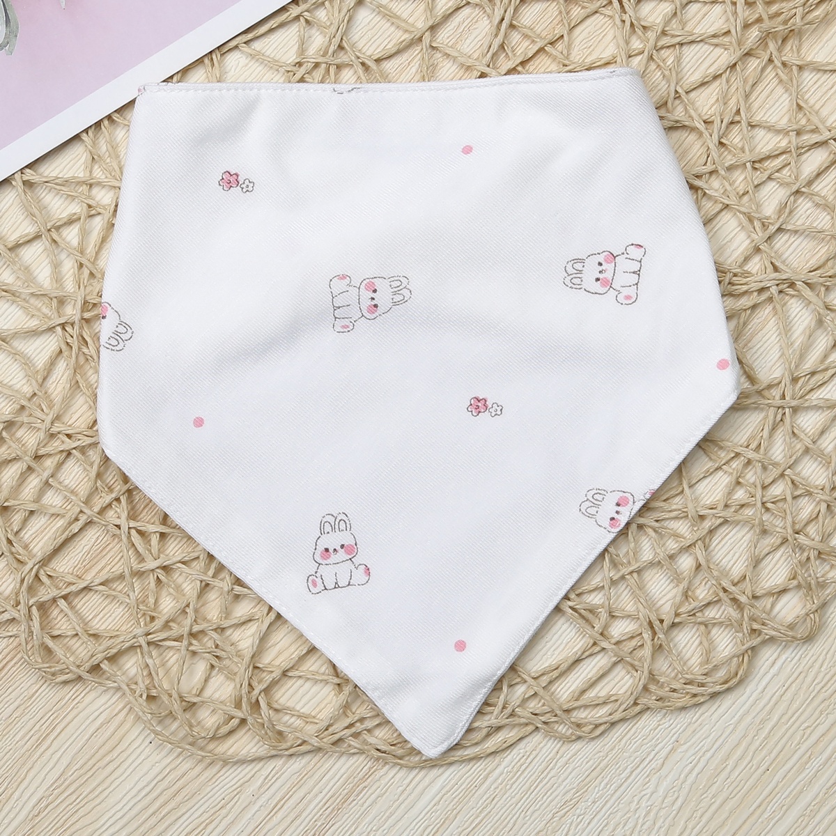 Set 2 yếm tam giác cho bé KidsPlaza Otis ND23T (Trắng Hồng) - góc nghiêng