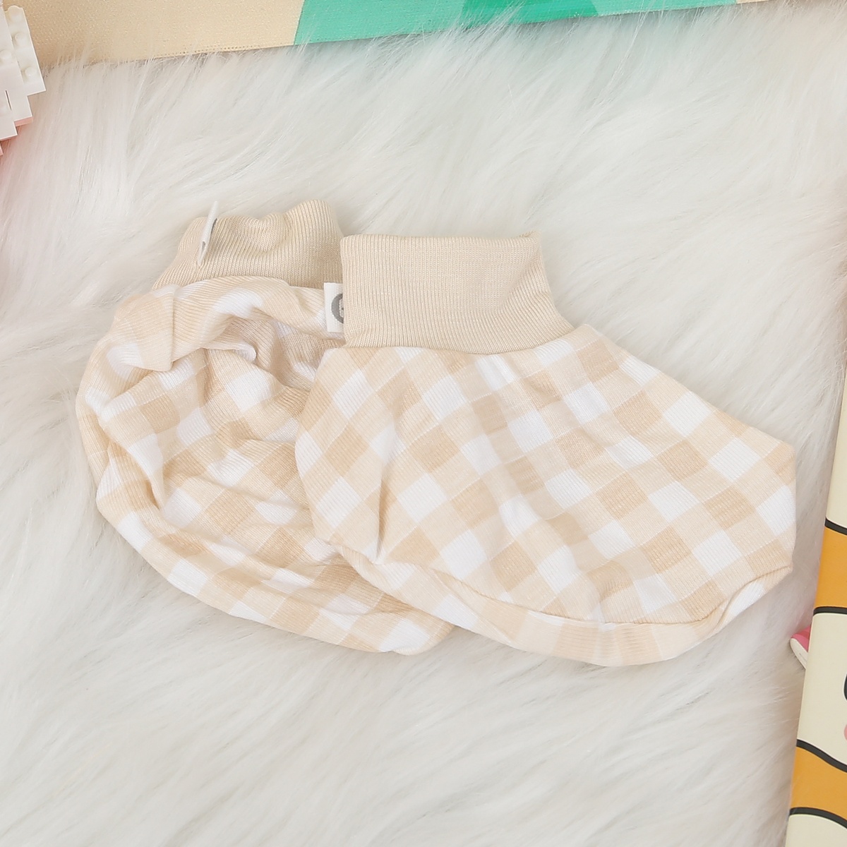 Set bao tay, bao chân KidsPlaza Otis ND24H kẻ vuông (Màu be) - mặt sau