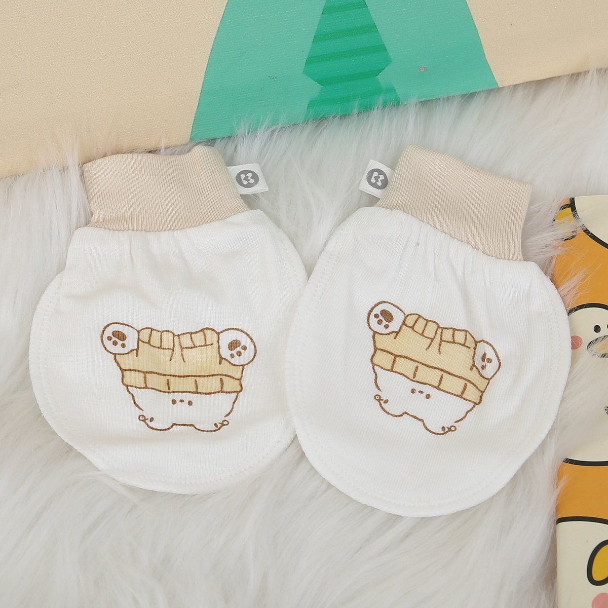 Set bao tay, bao chân KidsPlaza Otis ND24H (Màu be) - mặt phải