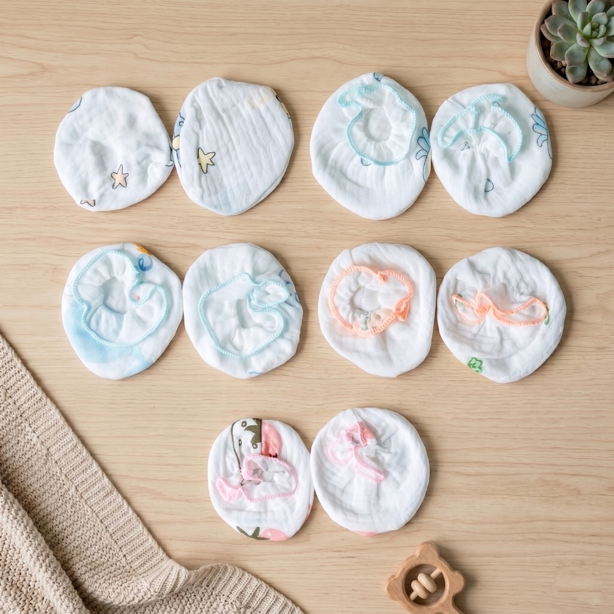 Set mũ và bao tay, bao chân nhiều họa tiết Muslin AC25 (Mẫu ngẫu nhiên) - hình 9