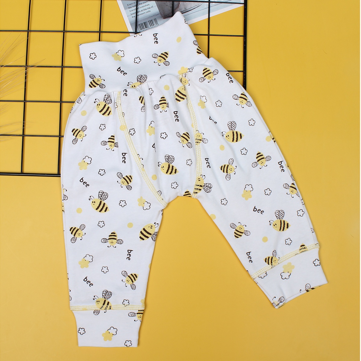 Set 2 quần cạp cao cho bé Mamago NĐ19 (Vàng) - mặt trái