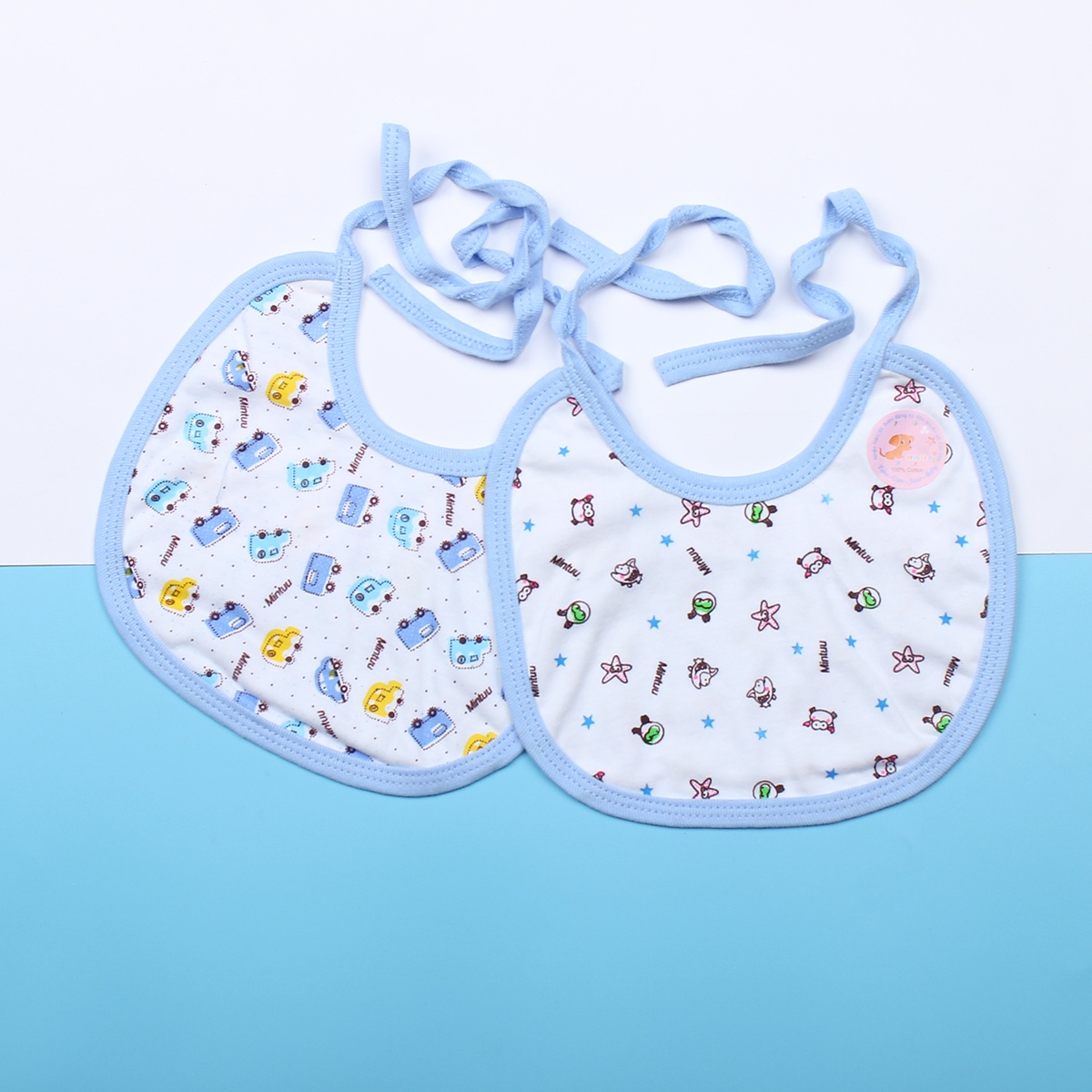 Set 2 yếm buộc dây in hình MT9 - mặt phải