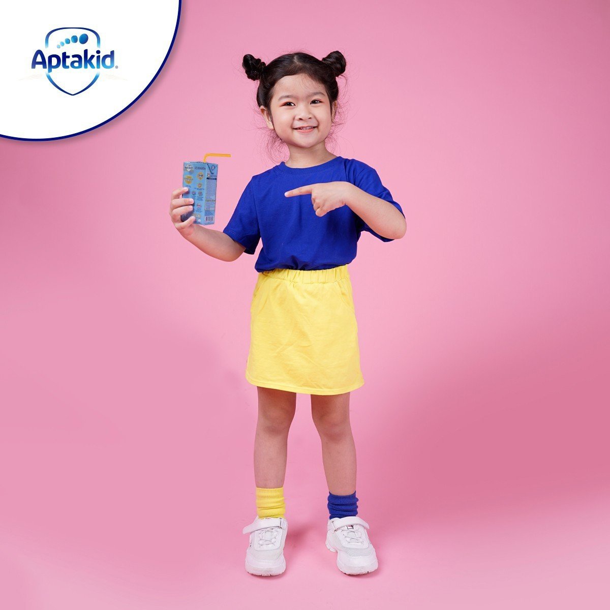Sữa uống pha sẵn Aptakid 3x180ml - góc nghiêng