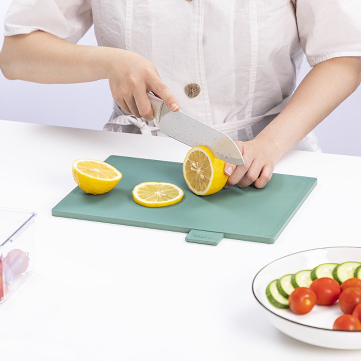 Thớt kháng khuẩn Yoko (Màu ngẫu nhiên) - mặt phải