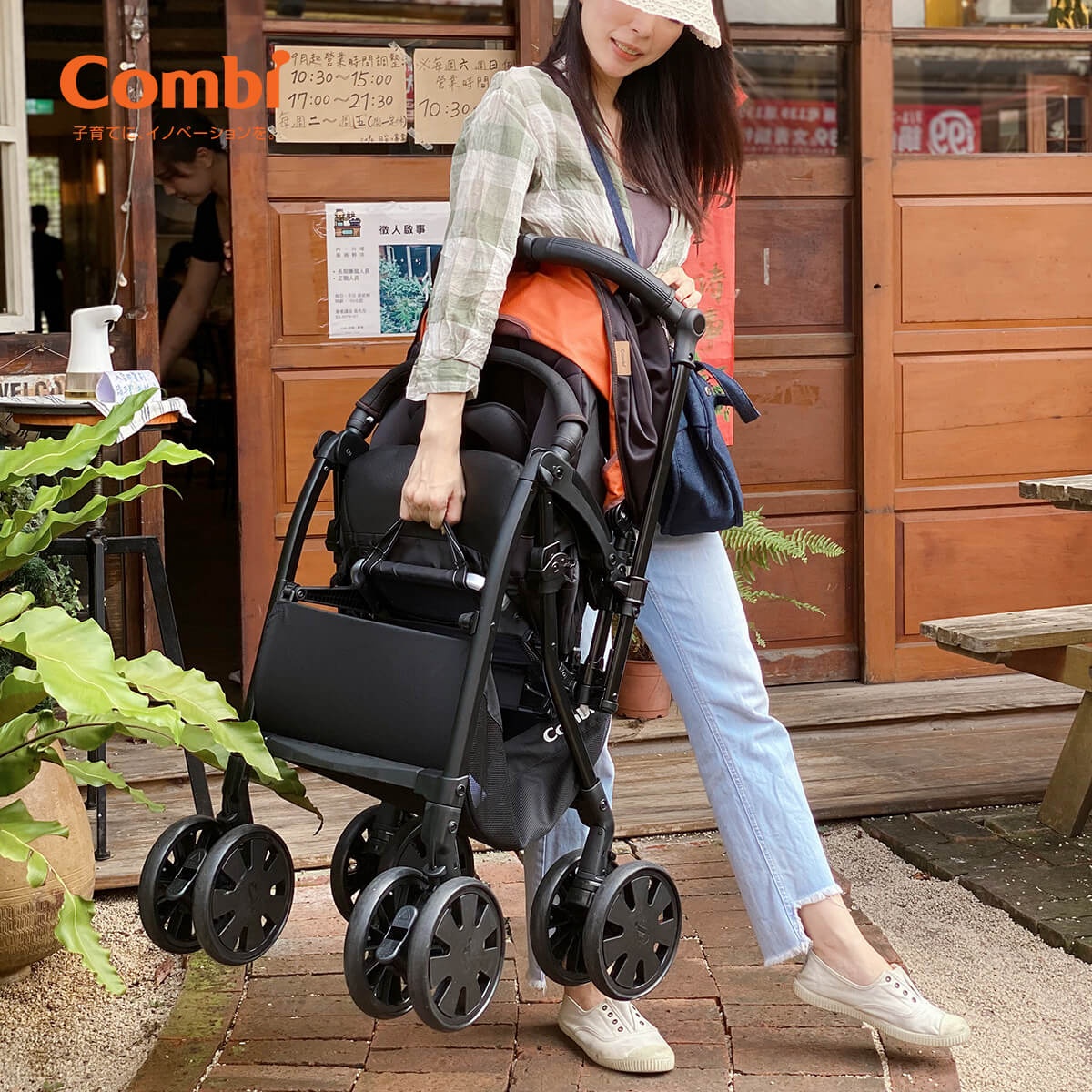 Xe đẩy Combi CrossGo 4 bánh quay tự động (Kẻ Ghi) - hình 6