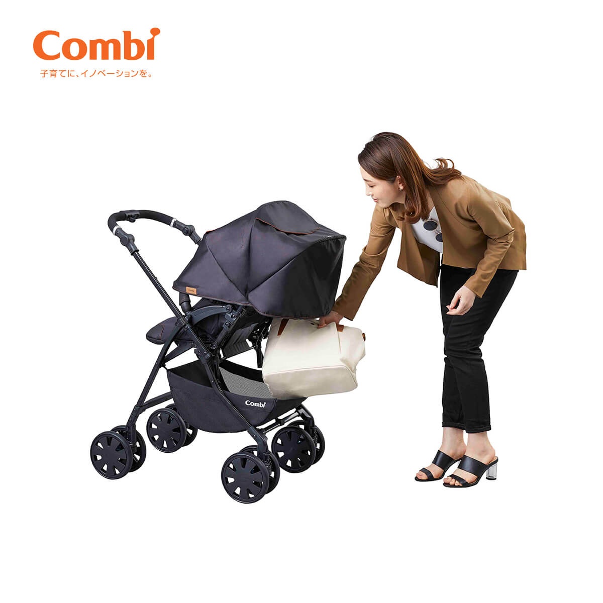Xe đẩy Combi CrossGo 4 bánh quay tự động (Màu Đen Cam) - góc nghiêng
