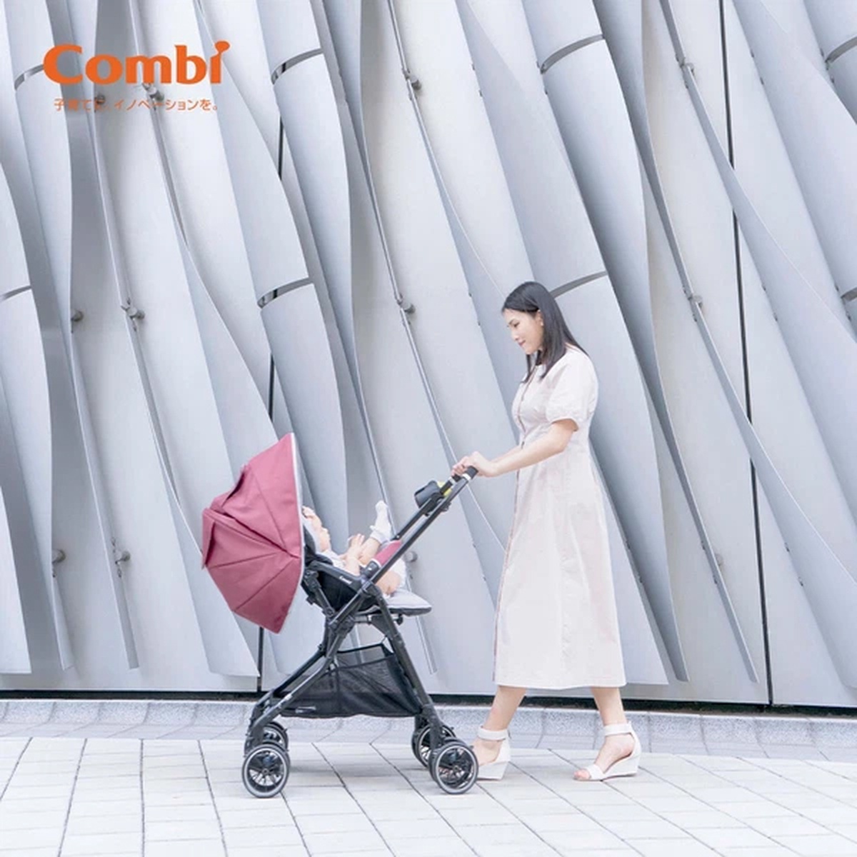 Xe đẩy Combi Sugocal Light 4 hồng - mặt phải