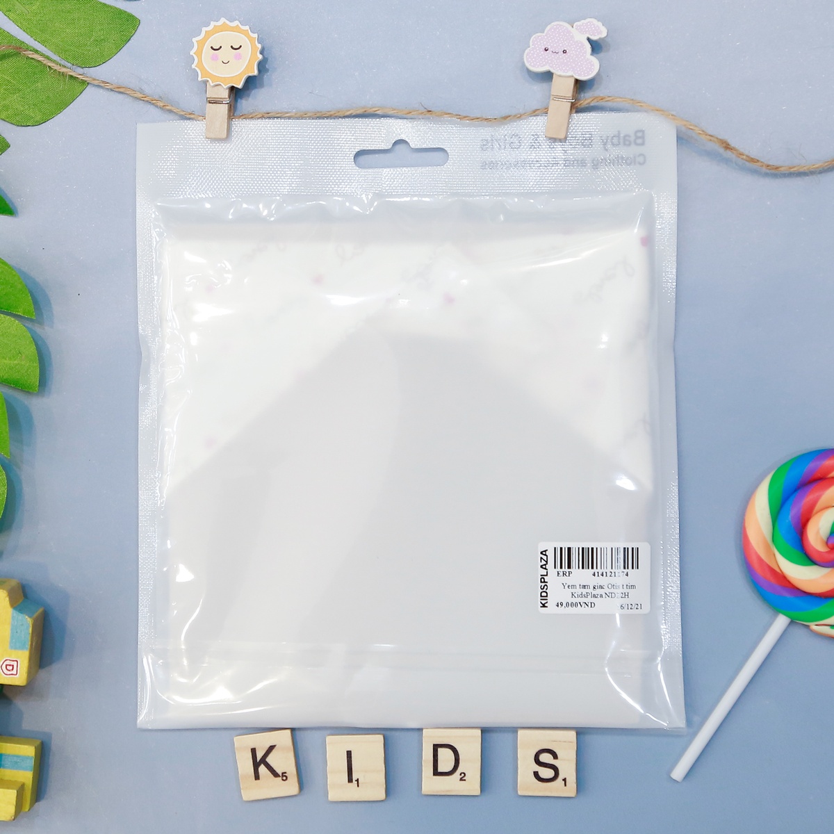 Yếm tam giác trái tim Otis KidsPlaza ND22H (trắng) - mặt trái