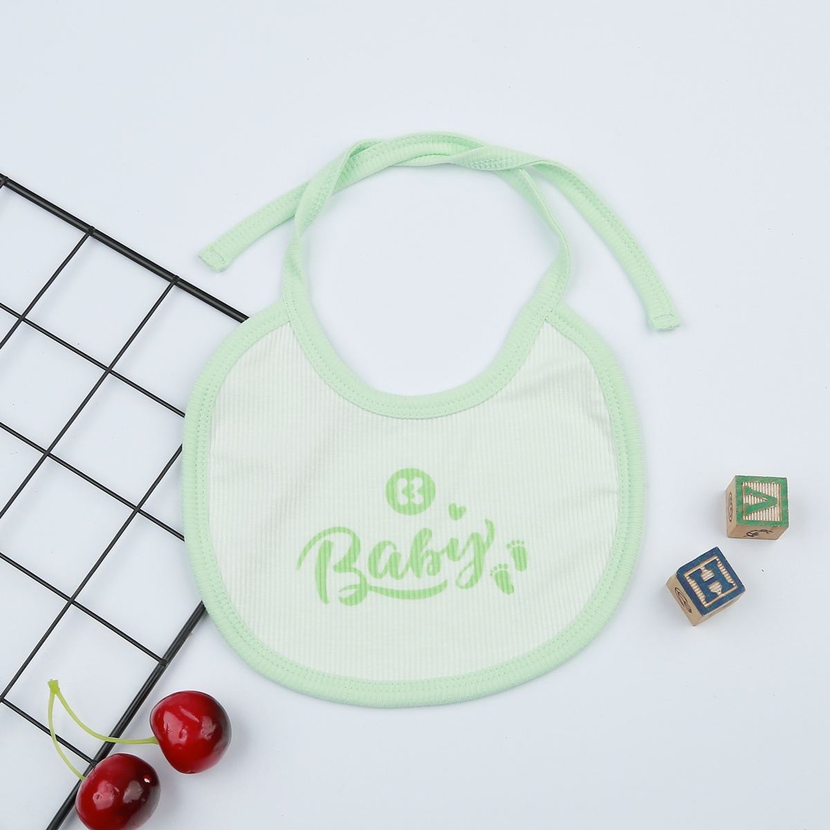 Yếm tròn KidsPlaza fresh air ND23H (Xanh)