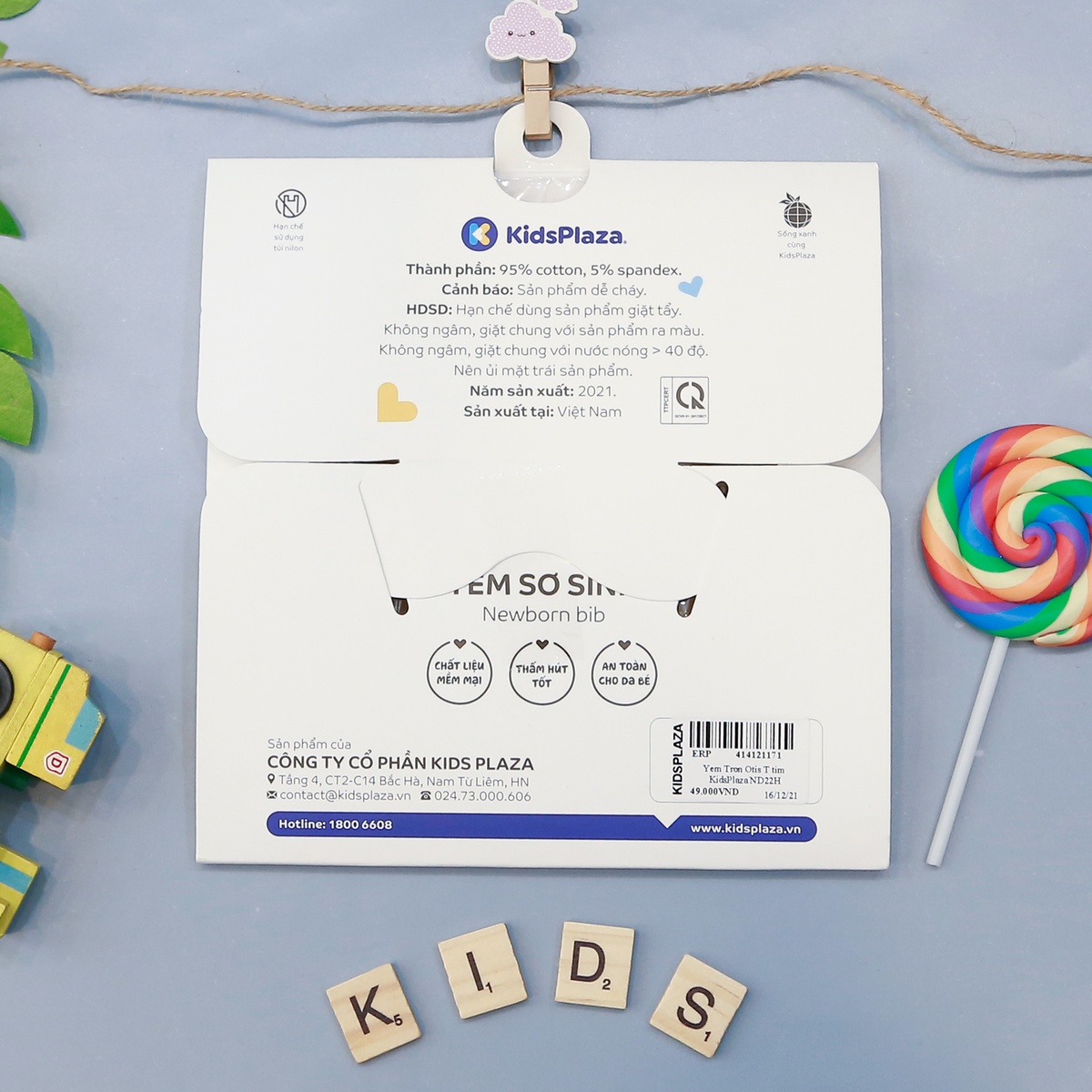 Yếm tròn in hình tim Otis KidsPlaza ND22H trắng  - mặt trái