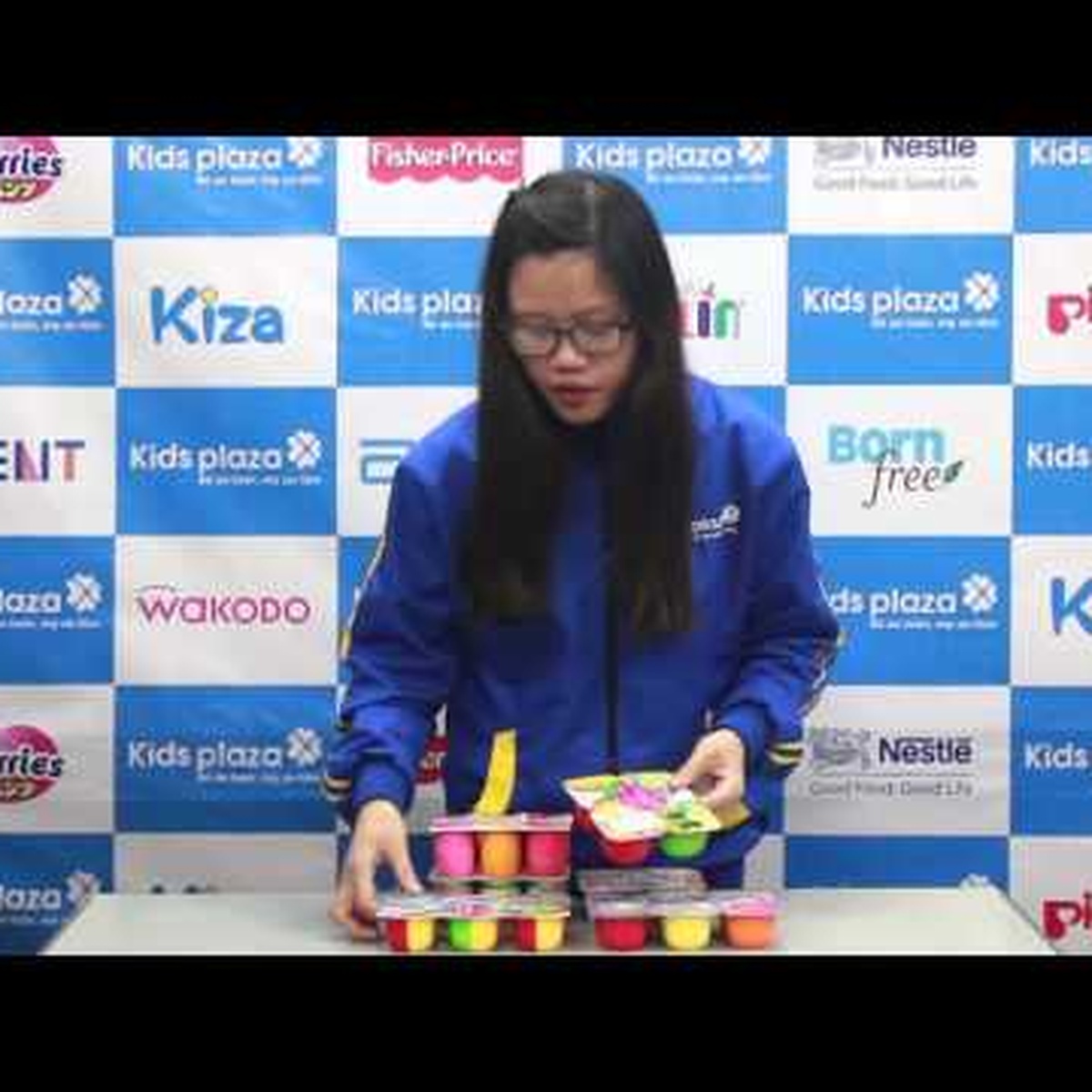 Sữa chua hoa quả Bauer Petit (6 hộp) cho bé trên 6 tháng tuổi - video