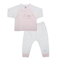 Bộ quần áo dài tay cài lệch KidsPlaza in mèo M26H (Trắng hồng)