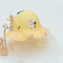 Mũ vành bé gái phủ voan Kidsplaza thêu thỏ cà rốt DN26 (Vàng)