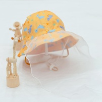 Mũ vành bé trai phủ voan Kidsplaza in khủng long DN26 (Vàng)