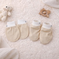 Set bao tay, bao chân KidsPlaza chấm bi ND26H (Trắng be)