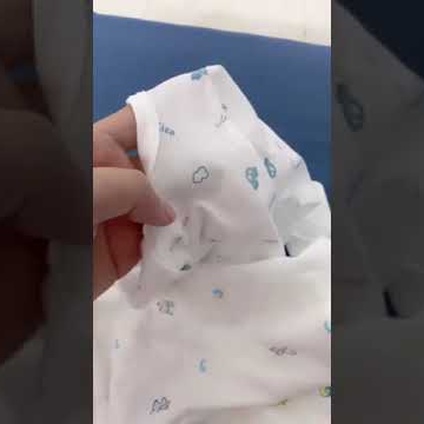 Áo dài tay sơ sinh Kiza in hình hươu cao cổ 9-12M (Trắng Vàng)