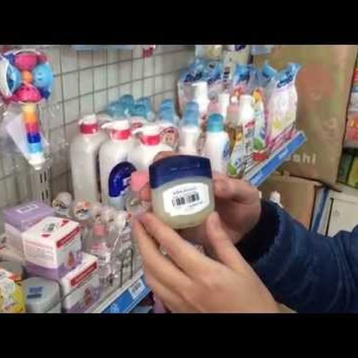Kem nẻ Vaseline 49g - video