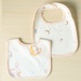 Set 2 yếm chống thấm nhiều hình Muslin AC25 (Mẫu ngẫu nhiên) - mặt trái