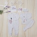 Set quà tặng sơ sinh Otis KidsPlaza ND22H (Trắng kẻ ghi) - mặt trái