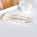 Set 2 thìa ăn dặm silicone Moyuum Premium (Be ghi) - mặt trái