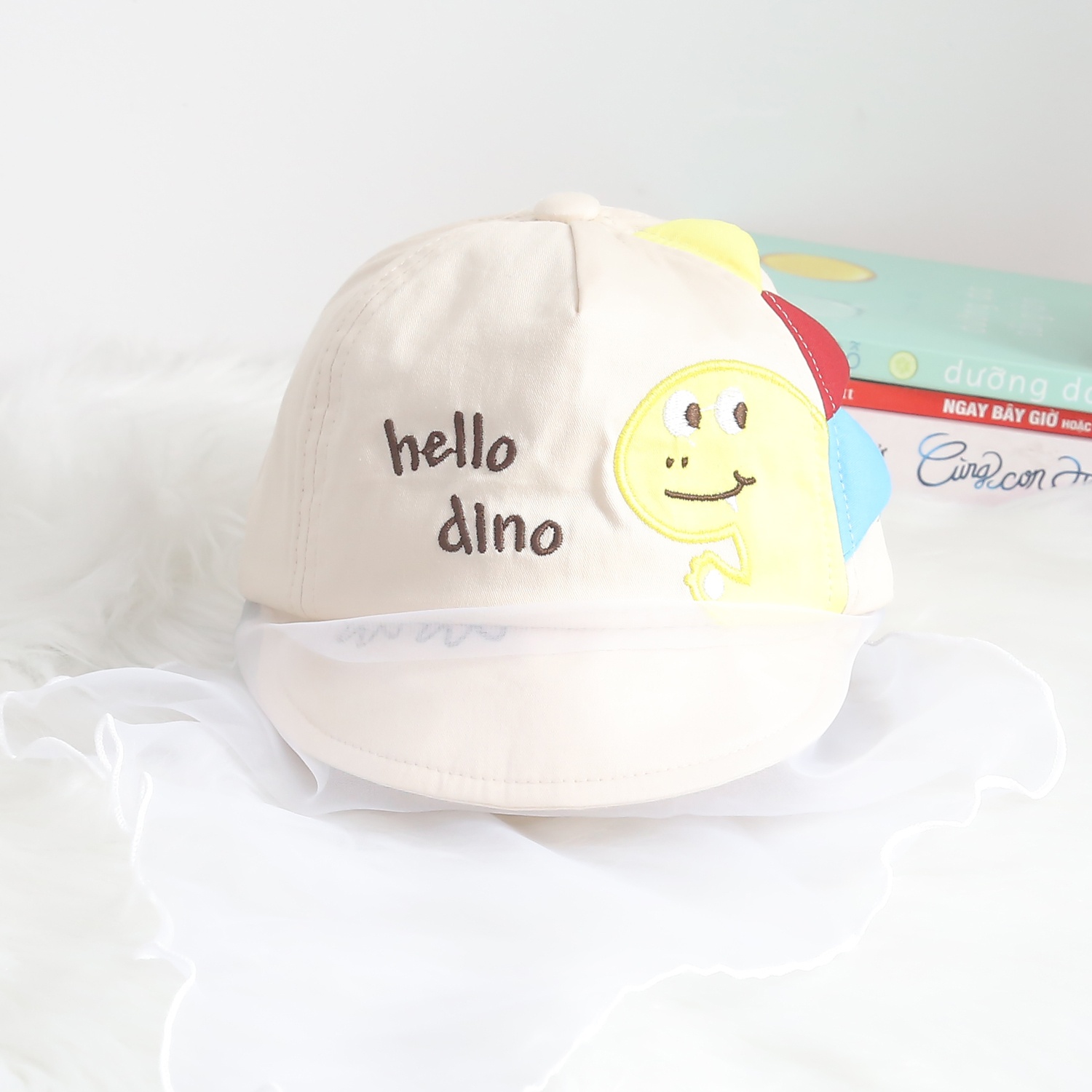 Mũ lưỡi trai phủ voan in hình khủng long KidsPlaza ND24H (Màu kem)