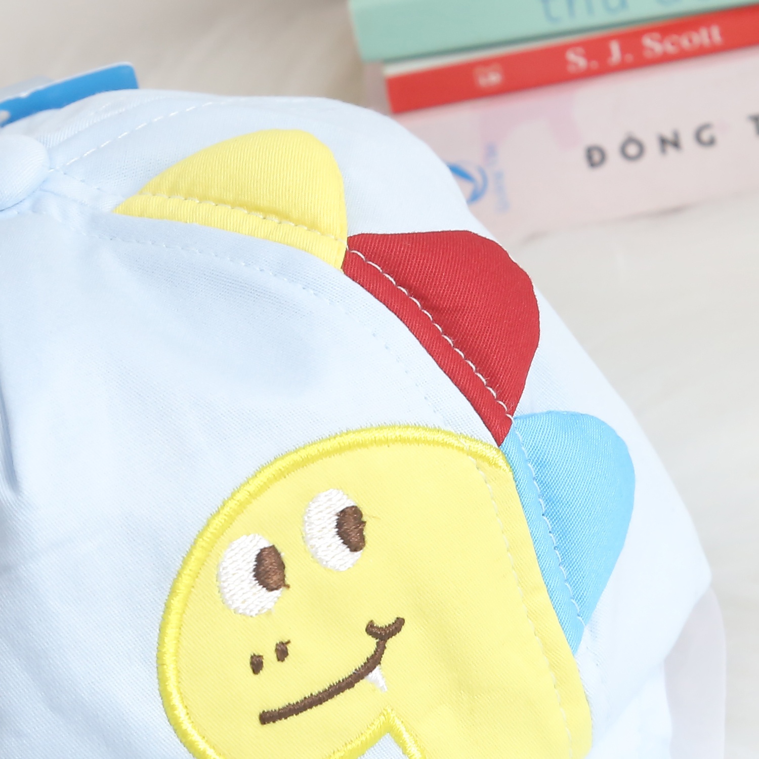 Mũ lưỡi trai phủ voan in hình khủng long KidsPlaza ND24H (Xanh dương)