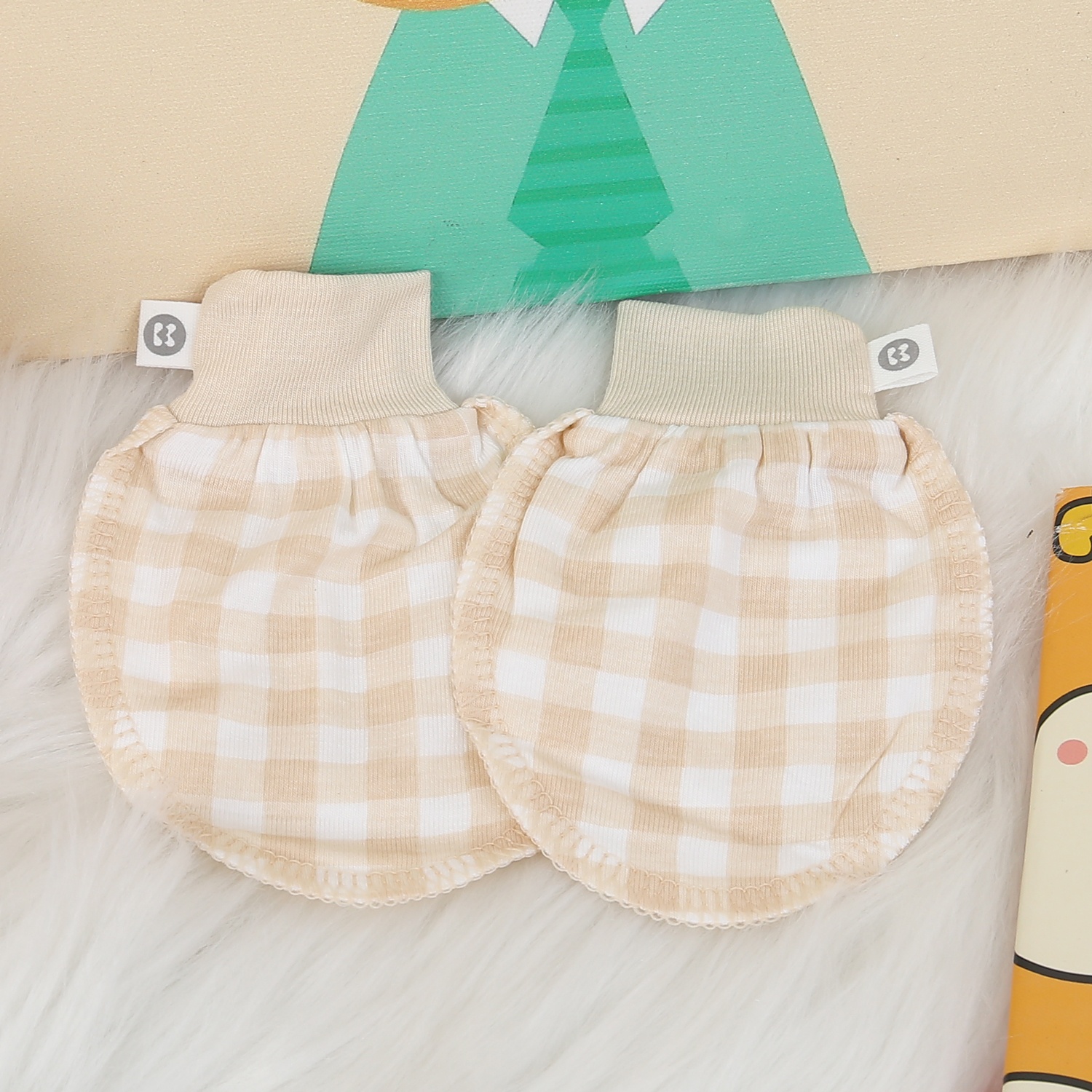 Set bao tay, bao chân KidsPlaza Otis ND24H kẻ vuông (Màu be) hình 3