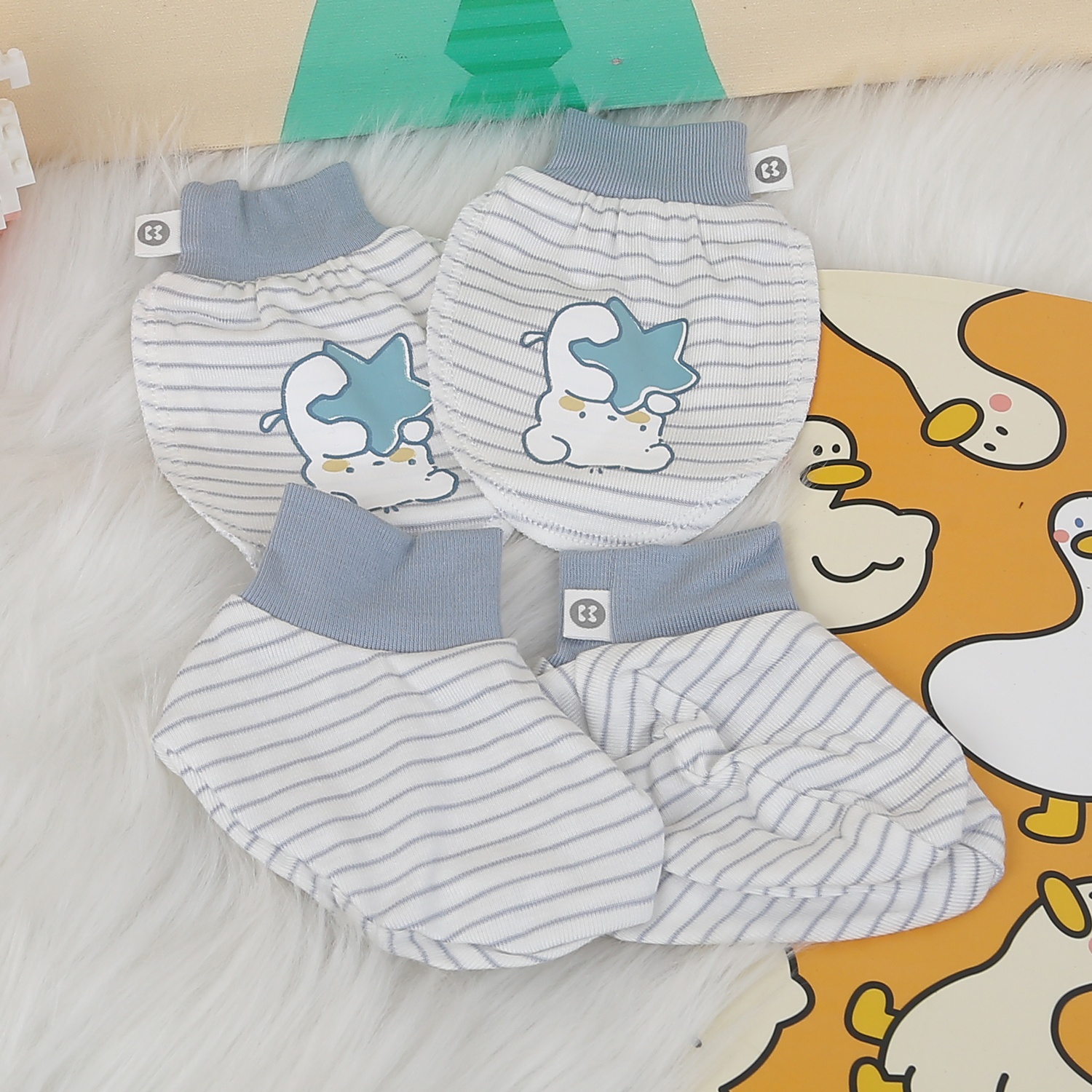 Set bao tay, bao chân KidsPlaza Otis ND24H (Xanh kẻ) hình 2