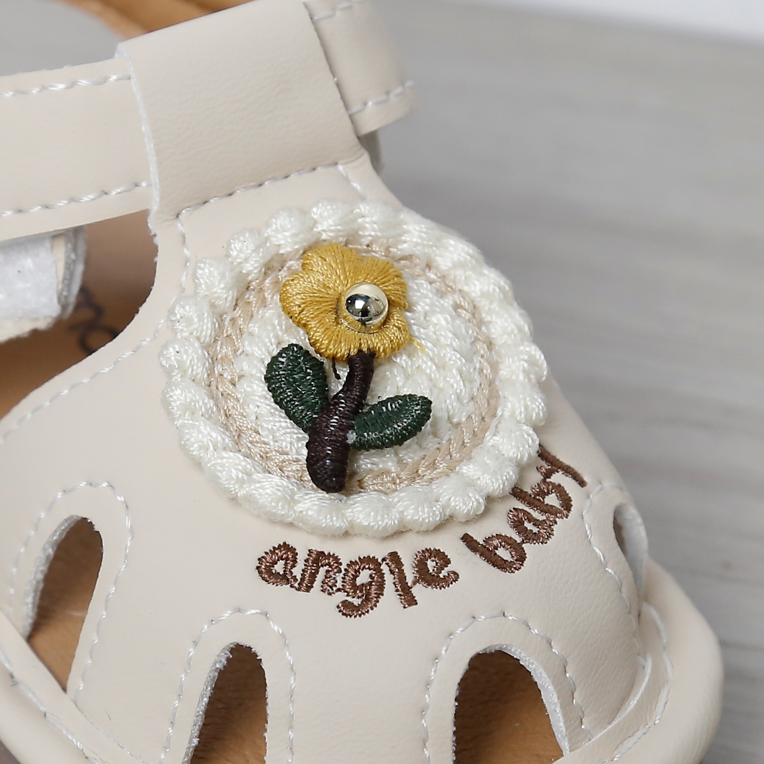 Dép sandal tập đi kèn Mamago 25MS7 thêu hoa (Be)