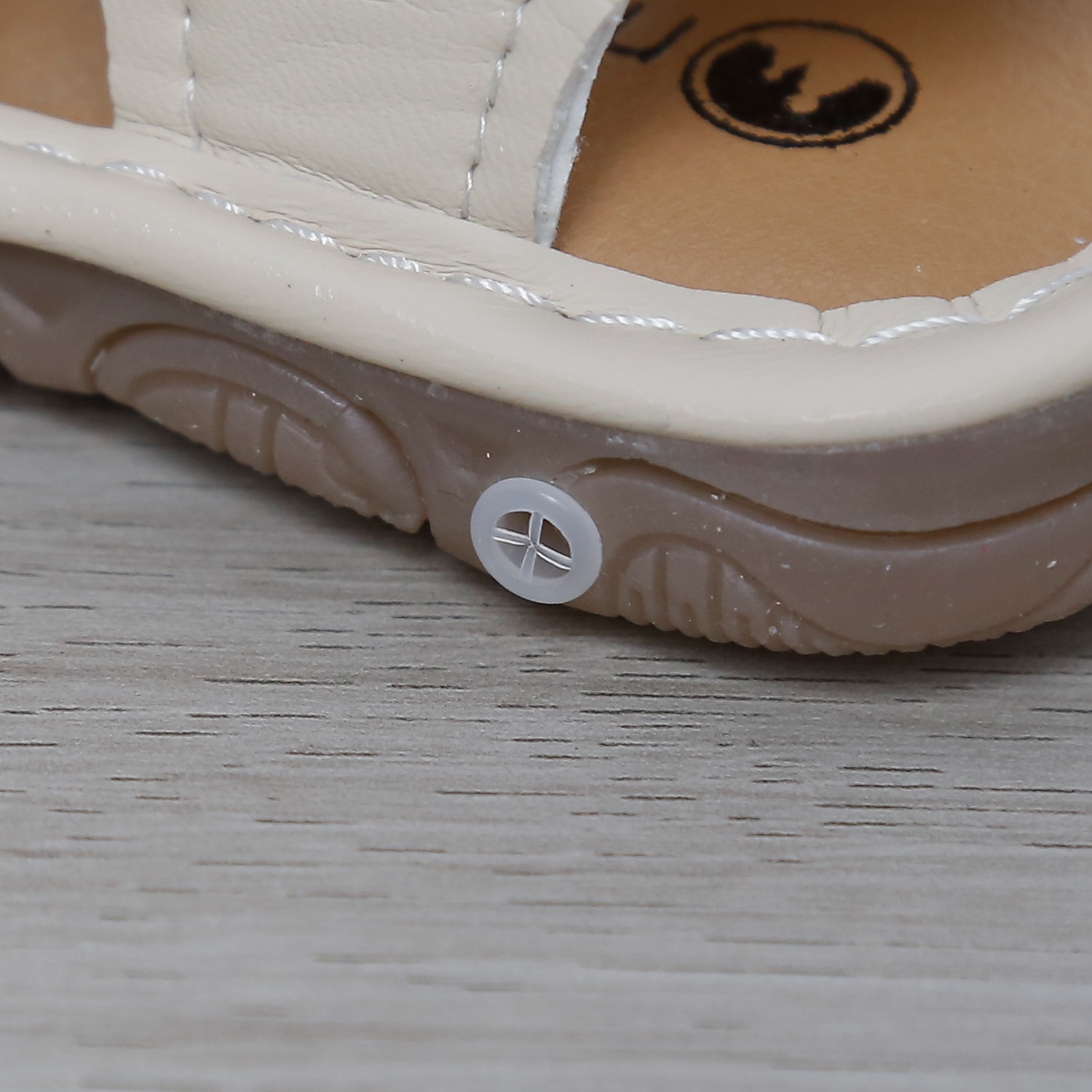 Dép sandal tập đi kèn Mamago 25MS7 thêu hoa (Be) 