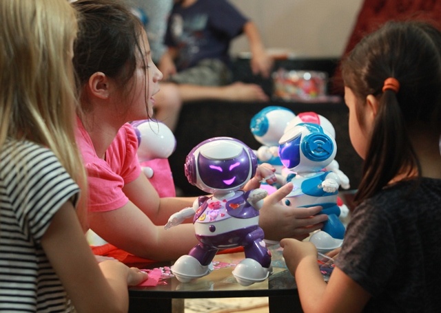 Đồ chơi Robot biết nhảy Tosy Discorobo đơn hình 6