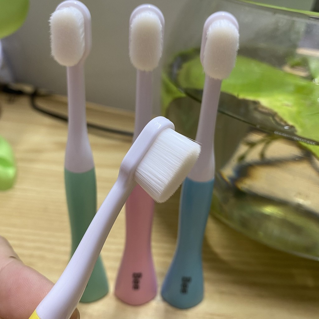 Bàn chải trẻ em Bee W33A lông siêu mềm (Màu ngẫu nhiên) hình 2