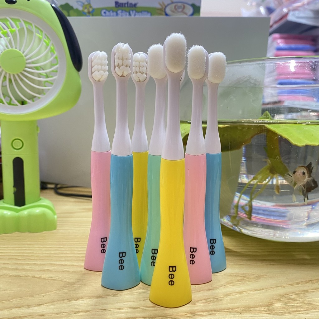 Bàn chải trẻ em Bee W33B lông siêu mềm (Màu ngẫu nhiên) hình 3