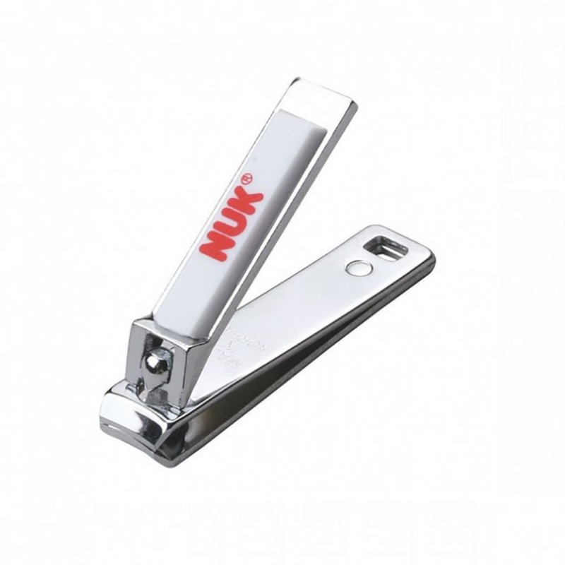 Bấm móng tay cho bé Nuk hình 2
