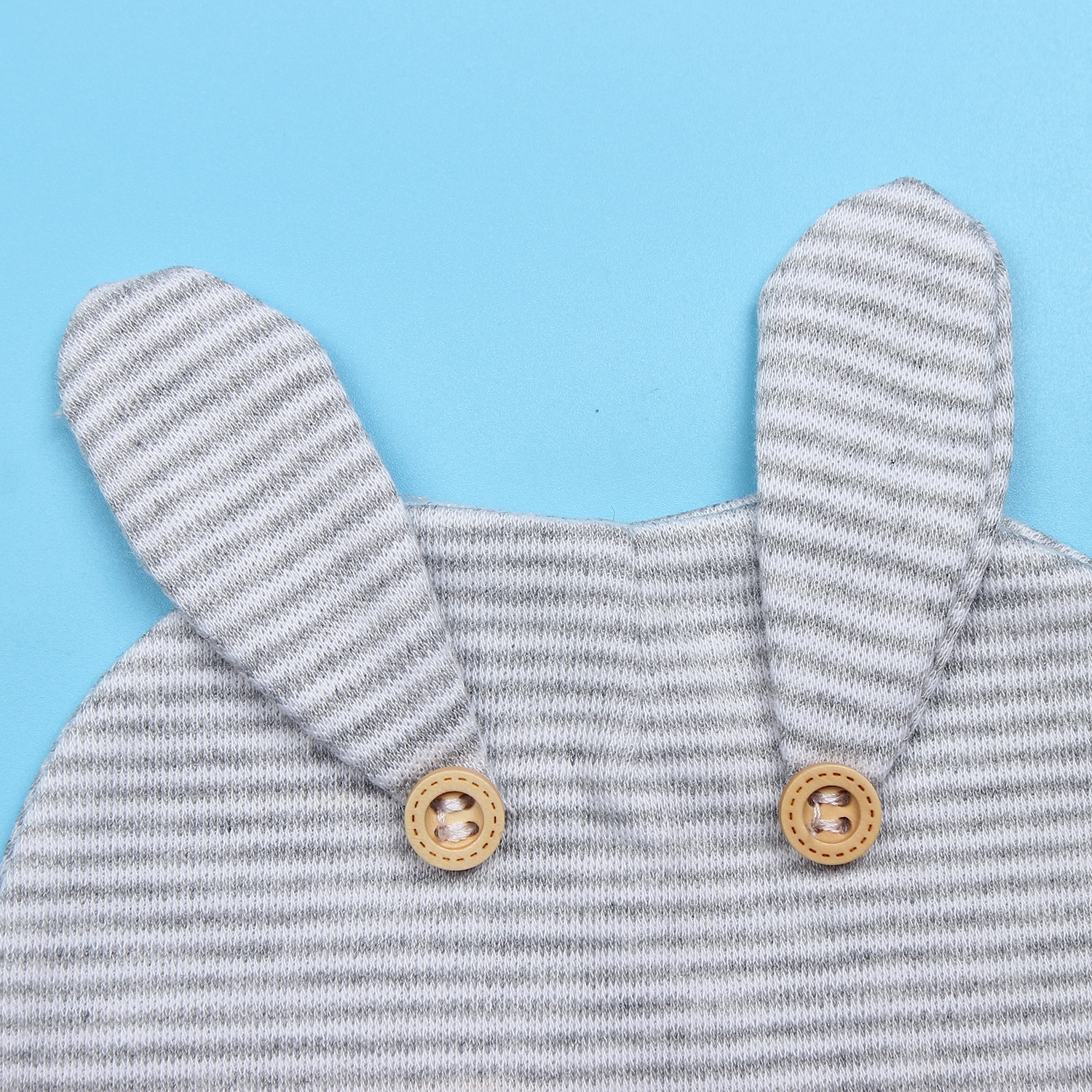 Mũ sơ sinh tai thỏ đính nút sọc ngang MT19 hình 2