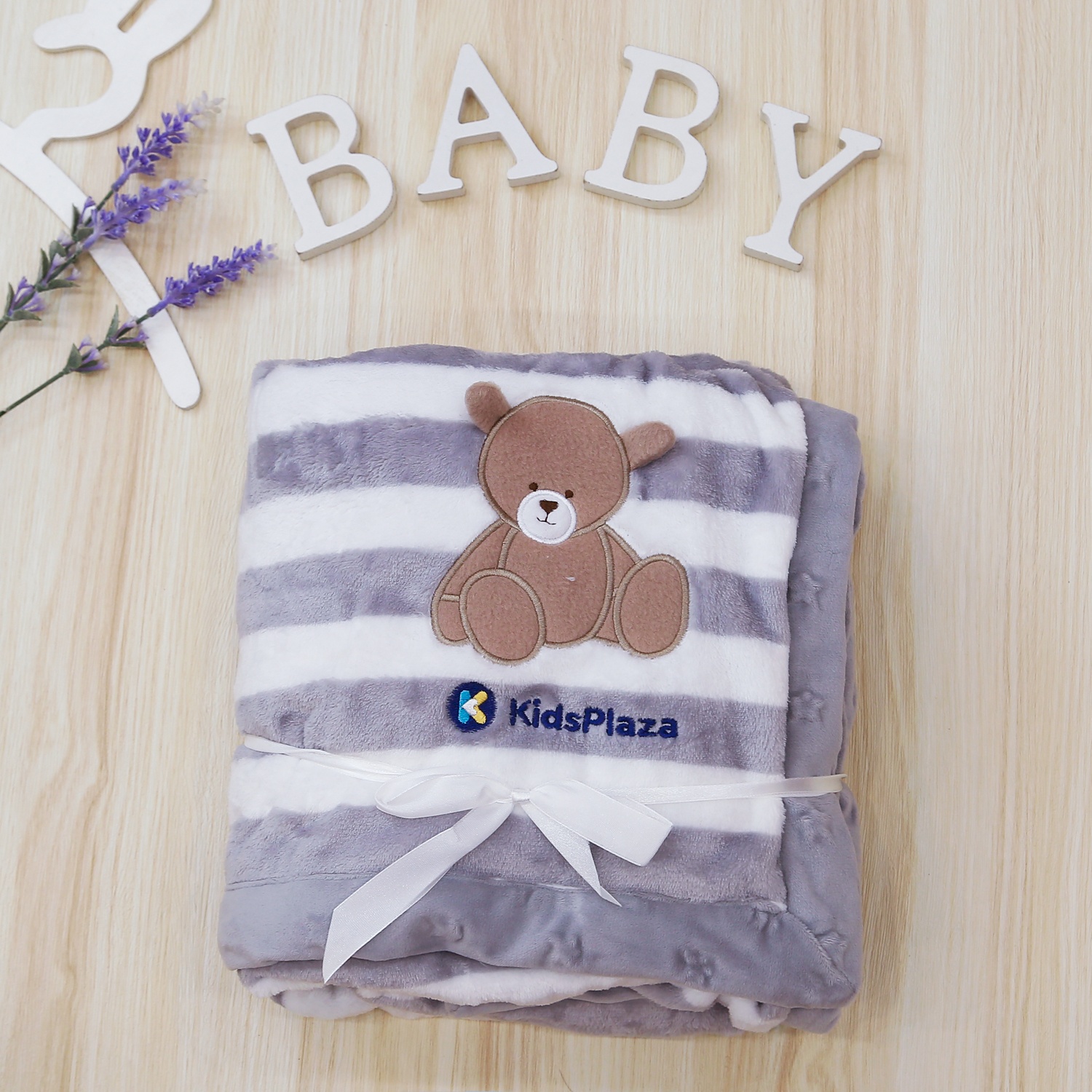 Chăn bông KidsPlaza hình gấu 21K-B2 (Ghi) hình 1
