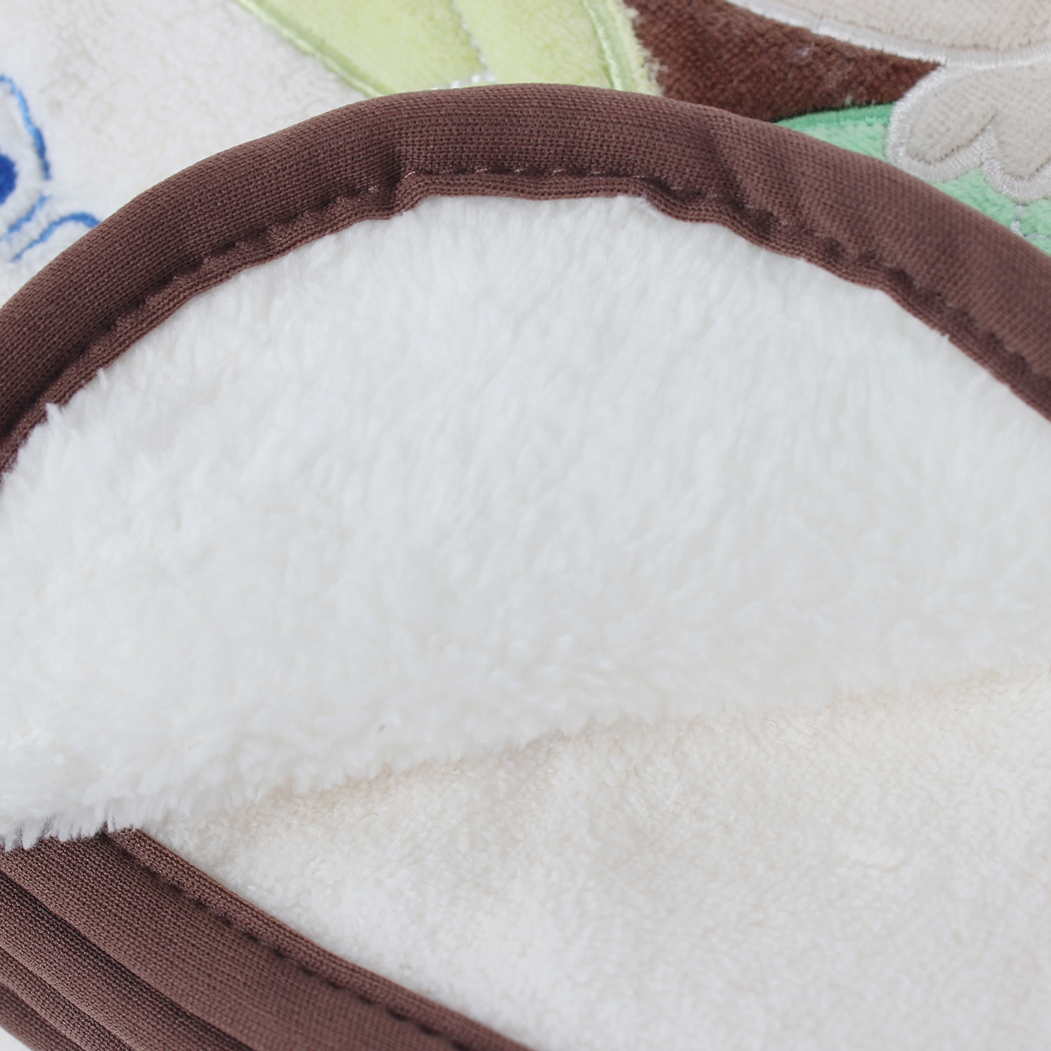 Chăn bông Mamago thêu hình chú khỉ tinh nghịch MM03 hình 3