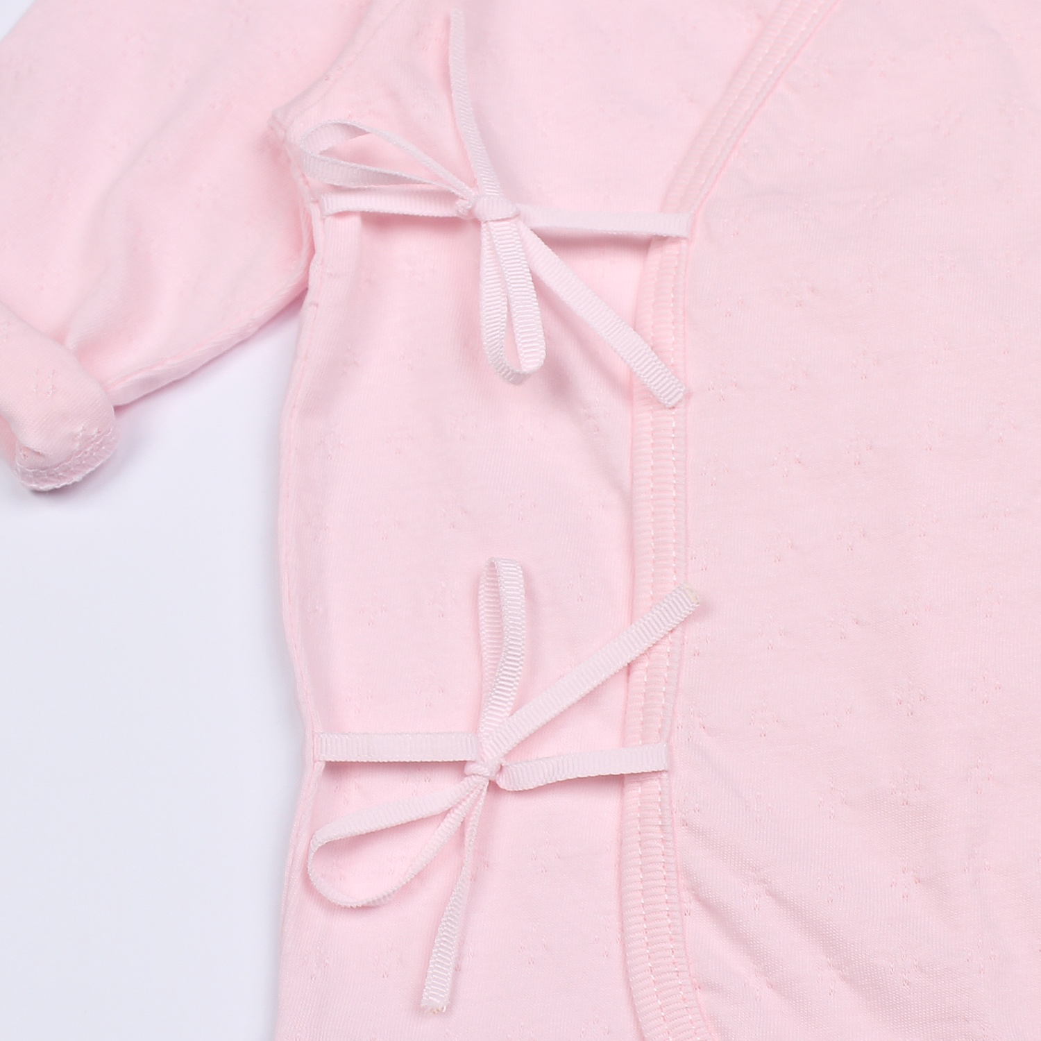 Áo sơ sinh buộc dây cài chéo tay dài Mamago vivian K19 (Hồng) Áo sơ sinh buộc dây cài chéo tay dài Mamago vivian K19 (Hồng) hình 3