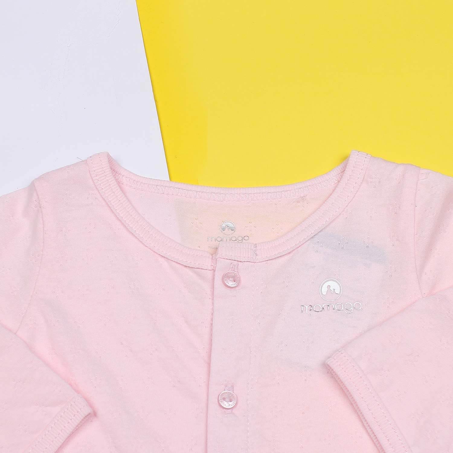 Áo sơ sinh cài giữa tay dài Mamago Vera K19 (Hồng) Áo sơ sinh cài giữa tay dài Mamago Vera K19 (Hồng)