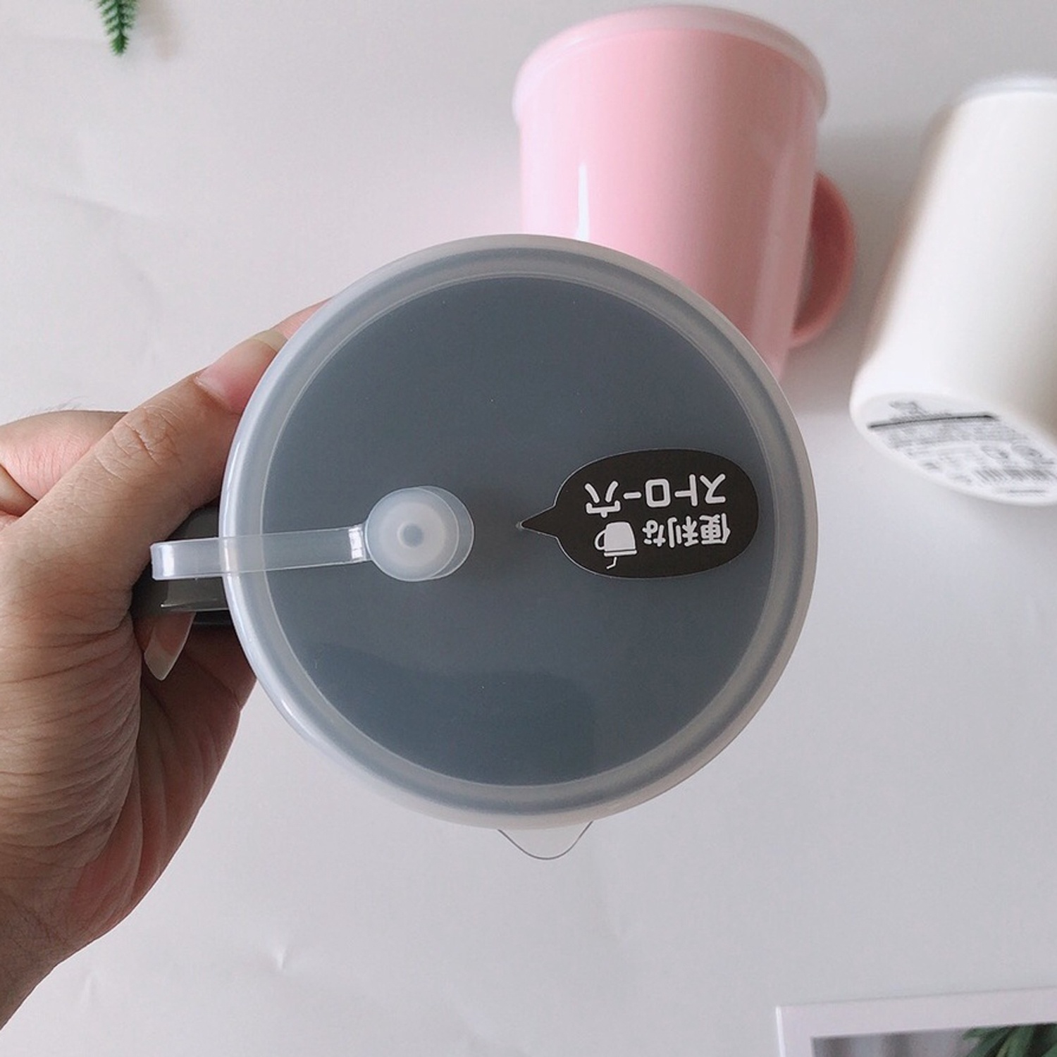 Cốc uống nước Konbini có lỗ cắm ống hút 300ml hình 2