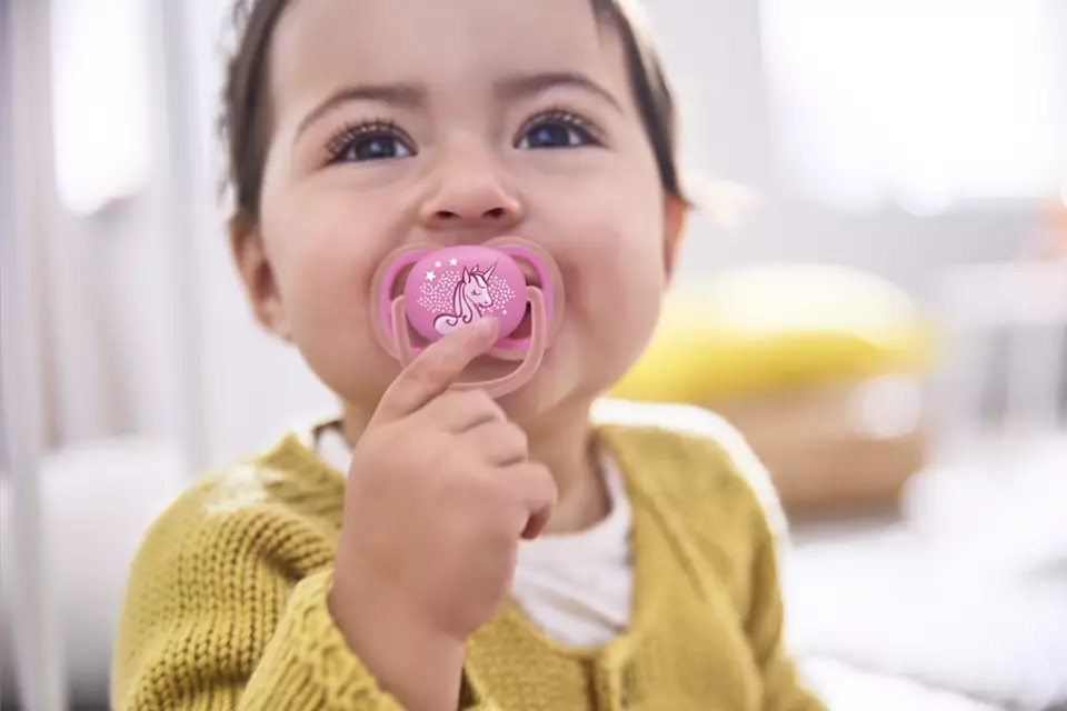 Ty ngậm đôi Philips Avent  Anh Quốc cho bé 6M-18M hình 3