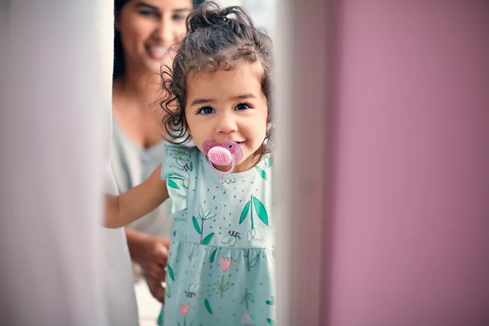 Ty ngậm Philips Avent SCF529/01 cho bé 6-18M - Màu hồng hình 3