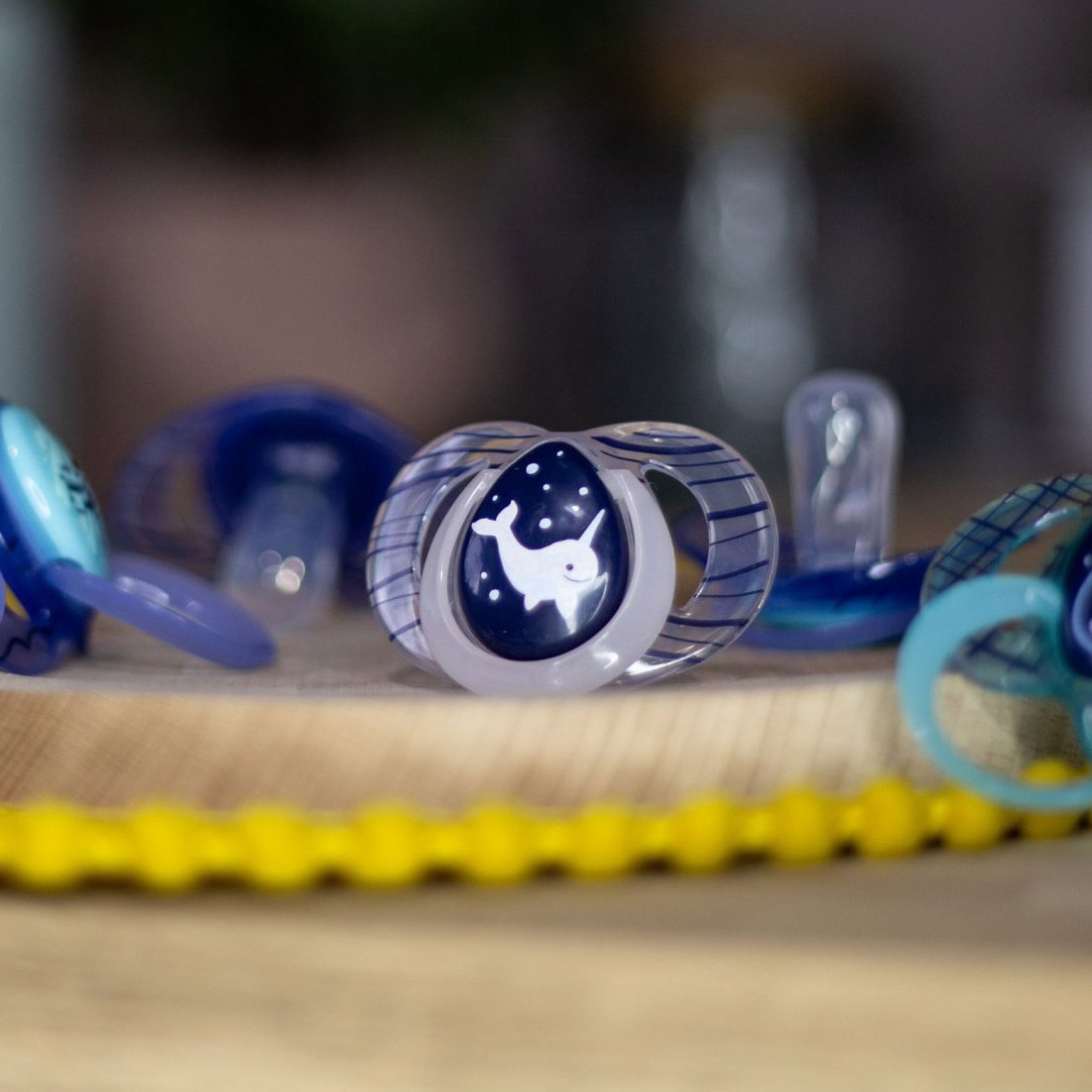 Ti ngậm dạ quang Tommee Tippee 6-18M vỉ đơn hình 4