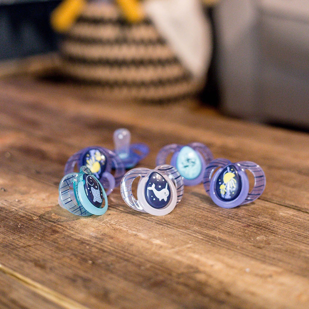 Ti ngậm dạ quang Tommee Tippee 6-18M vỉ đơn hình 3